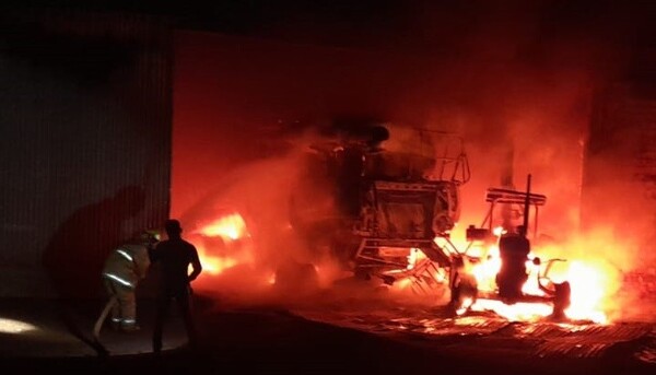 Diario HOY | Enorme incendio consume seis maquinarias y un tractocamión
