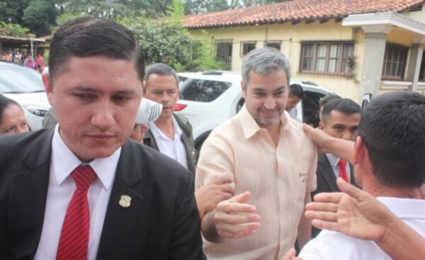 Mario Abdo cumple su última agenda como presidente en el Este
