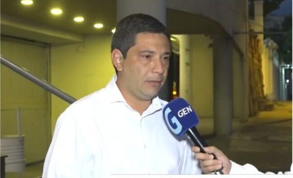 ¿Juan Villalba rajado?: Avisó que renuncia y Nenecho he`i que lo sacó