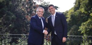 Alberto Fern谩ndez confirma su asistencia a la investidura de Santiago Pe帽a - Revista PLUS