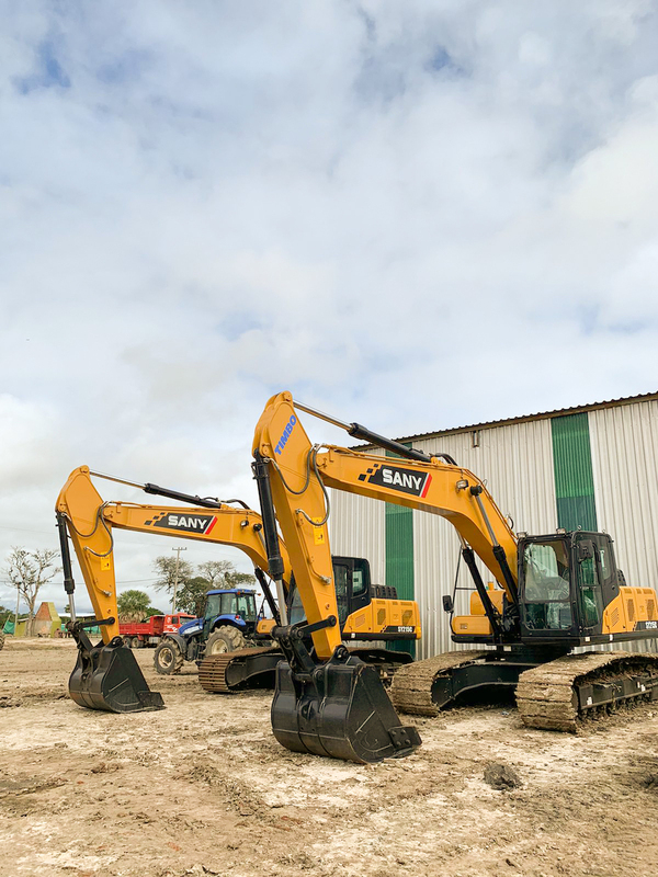 Arroceras ven en la EXCAVADORA SANY SY215C un equipo confiable - Amigo Camionero