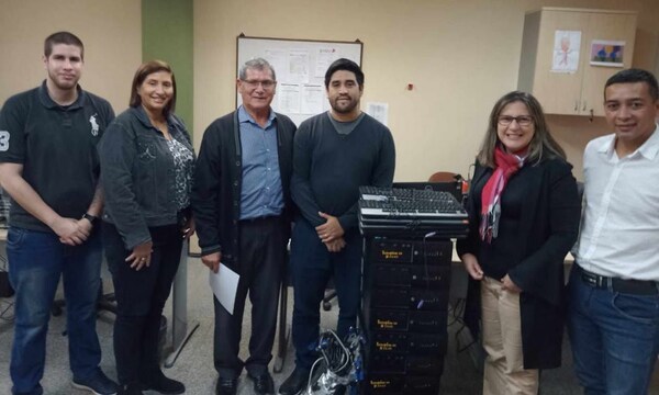 Instituciones educativas de San José, reciben en carácter donaciones equipos de informática - Noticiero Paraguay