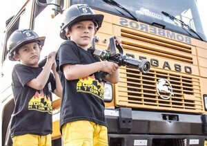 Diario HOY | Niños tendrán la oportunidad de convertirse en "bomberos por un día" este domingo