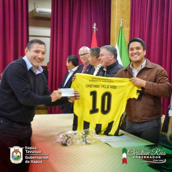 GOBERNACIÓN DE ITAPÚA ENTREGÓ IMPORTANTE APORTE AL CLUB DE LOMA CLAVEL