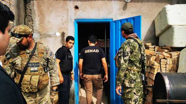 Caen funcionarios de la Dinac y hasta un militar de la SENAD por envíos de droga a Europa