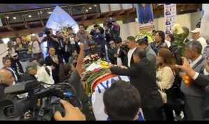 Familiares y dirigentes políticos despiden al candidato presidencial asesinado Fernando Villavicencio - ADN Digital