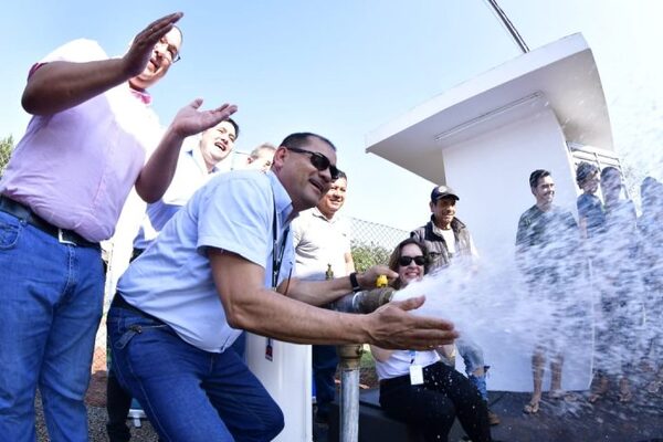 Itaipu inauguró nuevo sistema de agua en barrio de Hernandarias