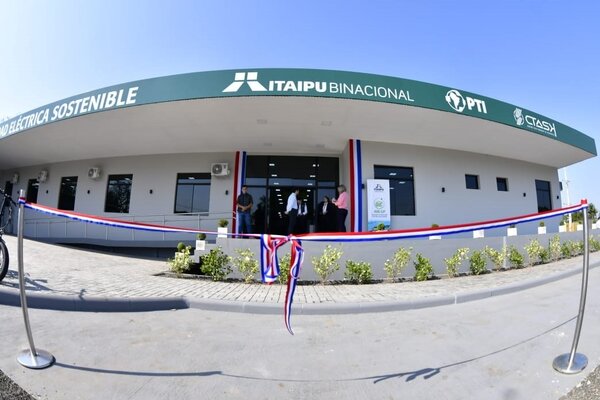 Inauguran Centro Tecnológico Task en ITAIPU para impulsar industria automotriz