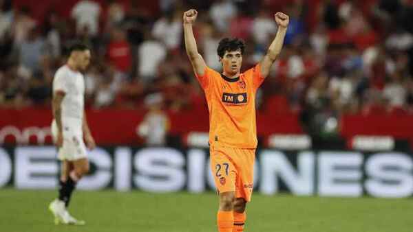 El Valencia sorprende al Sevilla