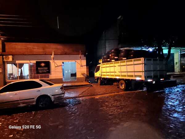 M. OTAÑO: INTENTABA CRUZAR NEUMÁTICOS A LA ARGENTINA Y FUE DETENIDO - Itapúa Noticias