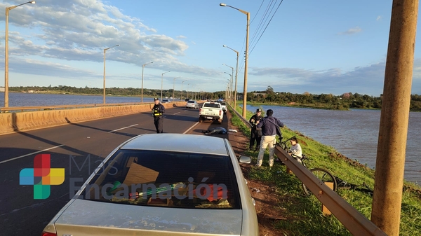 Trágico accidente en Encarnación: un ciclista muerto y dos heridos en el puente Quiteria