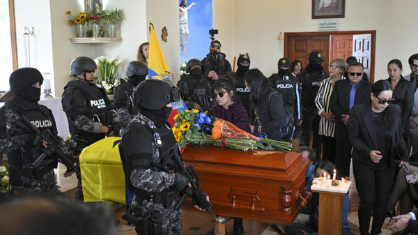 Diario HOY | Presidenciable ecuatoriano asesinado fue sepultado tras homenaje público