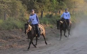 Diario HOY | Destreza femenina se realza en Marcha Criolla, en Loma Plata