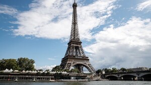Evacúan la Torre Eiffel y sus alrededores por una alerta de bomba
