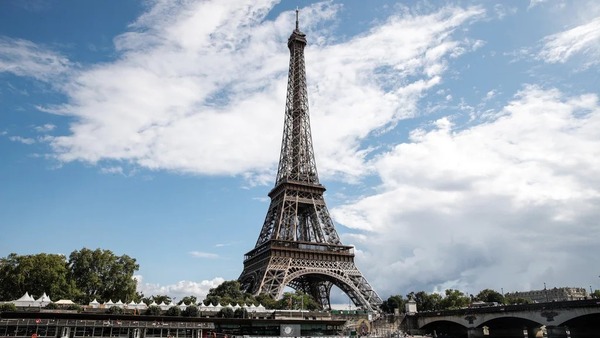 París: evacuaron la Torre Eiffel por amenaza de bomba - Unicanal