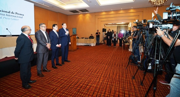 Traspaso presidencial: habilitan centro internacional de prensa - .::Agencia IP::.