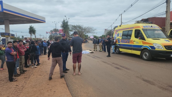 Hombre muere arrollado por un camión de gran porte