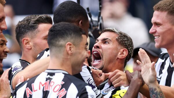 Versus / Con Almirón de titular, Newcastle se estrena goleando en la Premier League