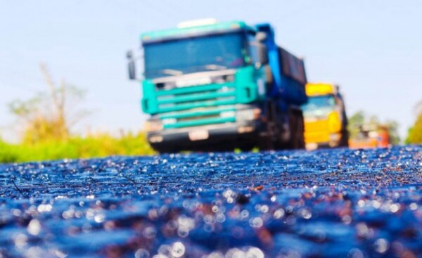 Pavimentación de acceso a la cárcel de Minga alcanza 70% de avance