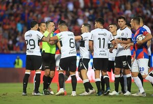 Versus / Olimpia dispara contra Cerro Porteño y la APF con un durísimo comunicado