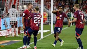 Leipzig destroza al Bayern y levanta la Supercopa