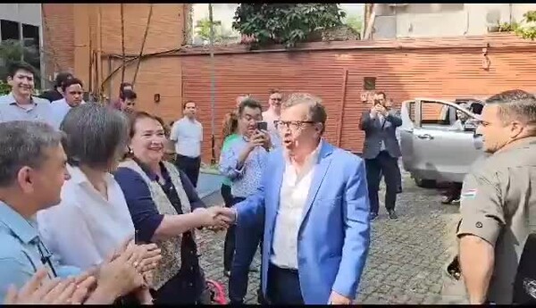 La sociedad debe exigir rendición de cuentas al causante del "caos financiero" - La Tribuna