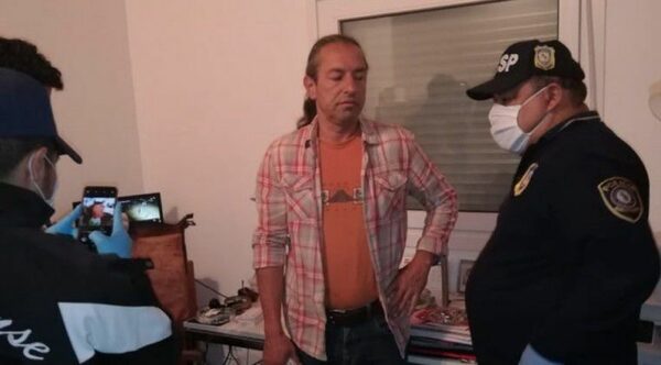 Retienen a Reiner Oberuber en el Aeropuerto Silvio Pettirossi