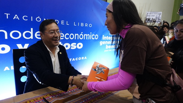 El presidente Arce defiende en un libro modelo económico que se aplica en Bolivia desde 2006 - MarketData