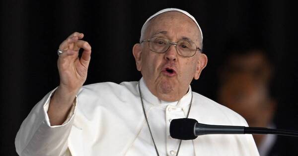 La Nación / Papa lamenta el asesinato de candidato presidencial