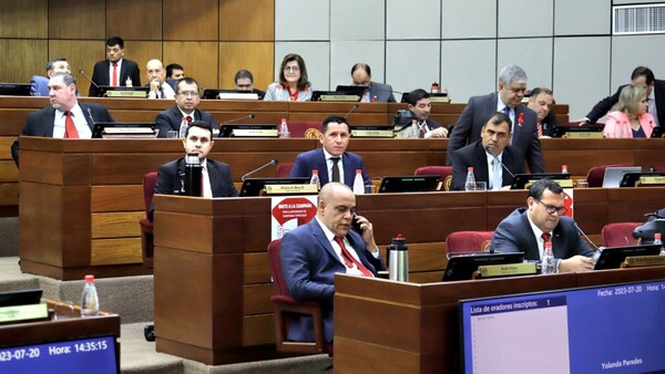 Diez senadores pugnaron como opositores y se aliaron al cartismo