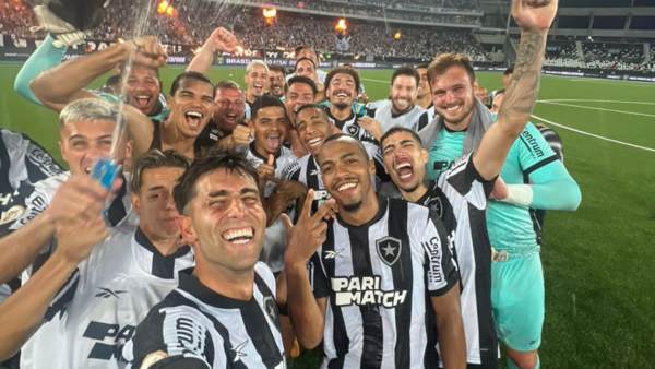 Botafogo derrota a Internacional y sigue intratable en la liga brasileña