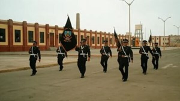 Perú: destituyen al director de un colegio militar por obligar a cadetes a posar desnudos