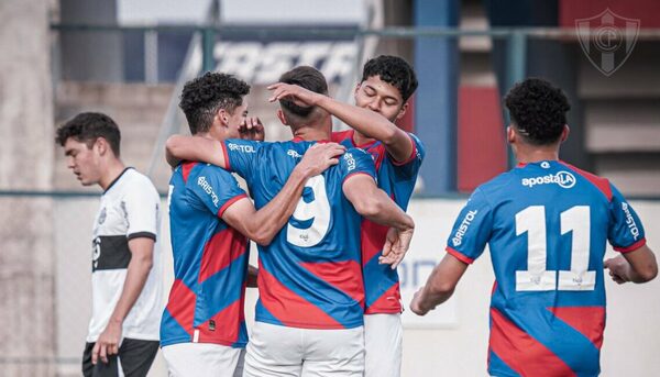 Versus / Cerro Porteño castiga a Olimpia en la Reserva con doblete de Fernando Romero