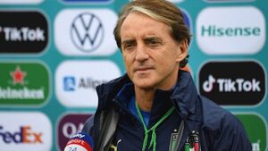 Mancini dimite como seleccionador de Italia