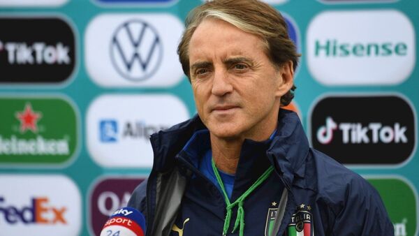 Mancini dimite como seleccionador de Italia