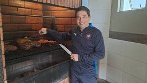 Juan Villalba se prepara para ir a la cancha, ya sin cepos