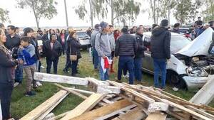 ¡Se vino abajo una gradería! De milagro no se produjo una tragedia aunque sí varios heridos