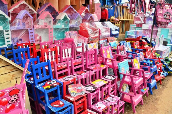 Por el Día del Niño regale juguetes de madera a sus hijos •