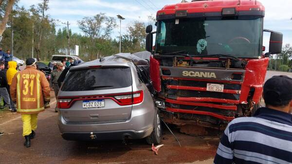 Terrible accidente deja un fallecido y dos derivados en estado delicado