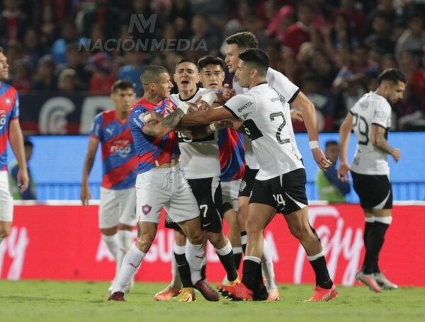 Versus / El eufórico festejo de Alan Benítez tras el empate de Cerro Porteño
