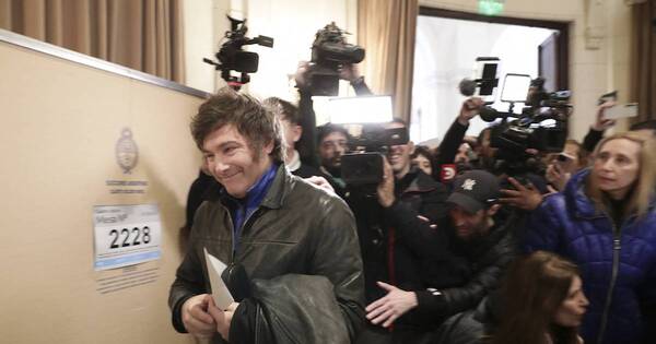 La Nación / Argentina: Milei, con el 32,57 %, ganó las PASO