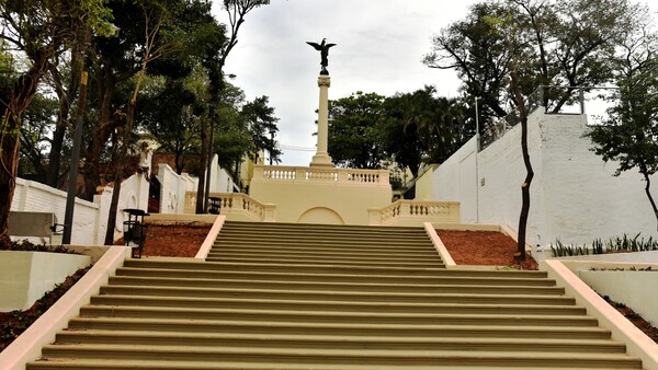 Comuna restaura la emblemática Escalinata