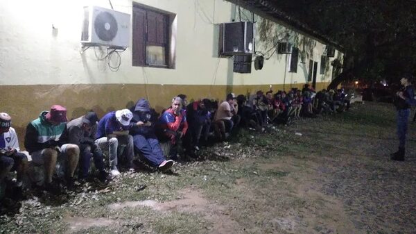 Video: un muerto en enfrentamiento entre hinchas de Cerro Porteño - Policiales - ABC Color