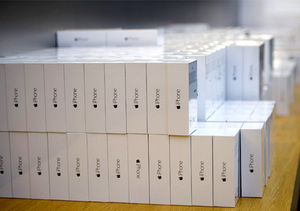 Sin pistas de los delincuentes que roban 250 celulares de alta gama - La Clave