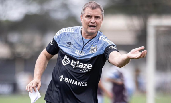 Versus / Santos cae por goleada en el debut de Diego Aguirre