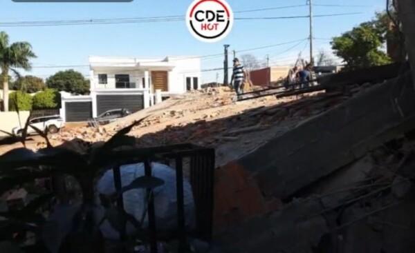Edificio en construcción se vino abajo, en el km 8,5 Monday de CDE