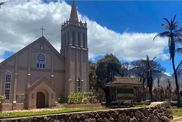 [VIDEO] El extraño caso de la iglesia católica que sobrevivió al “infierno” en Hawai