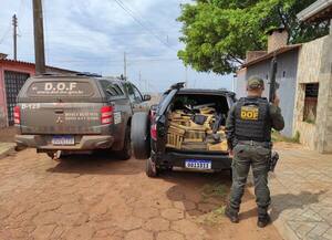 Vehículo objeto del crimen en São Paulo es recuperado por el DOF, en Ponta Porã, cargado con más de 600 kilos de marihuana