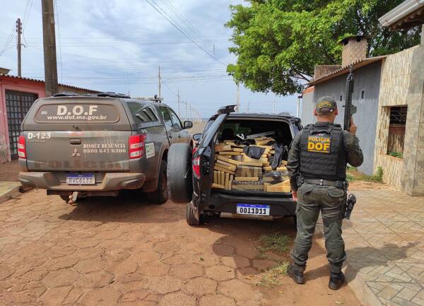 Vehículo objeto del crimen en São Paulo es recuperado por el DOF, en Ponta Porã, cargado con más de 600 kilos de marihuana