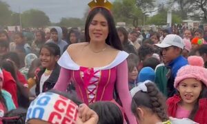 (VIDEO)La alegría que dio Laurys Diva a los niños en el Chaco